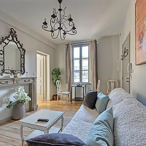Apartment Au Coeur Des Papes, Dans Batisse De Charme & En Coeur De Avignon
