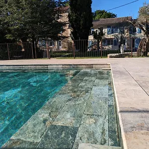 Apartment Mas De La Roule, 4 Studios, Piscine Chauffee, Spa, Parc 2 Ha, Pont D'avignon A Pied Avignon